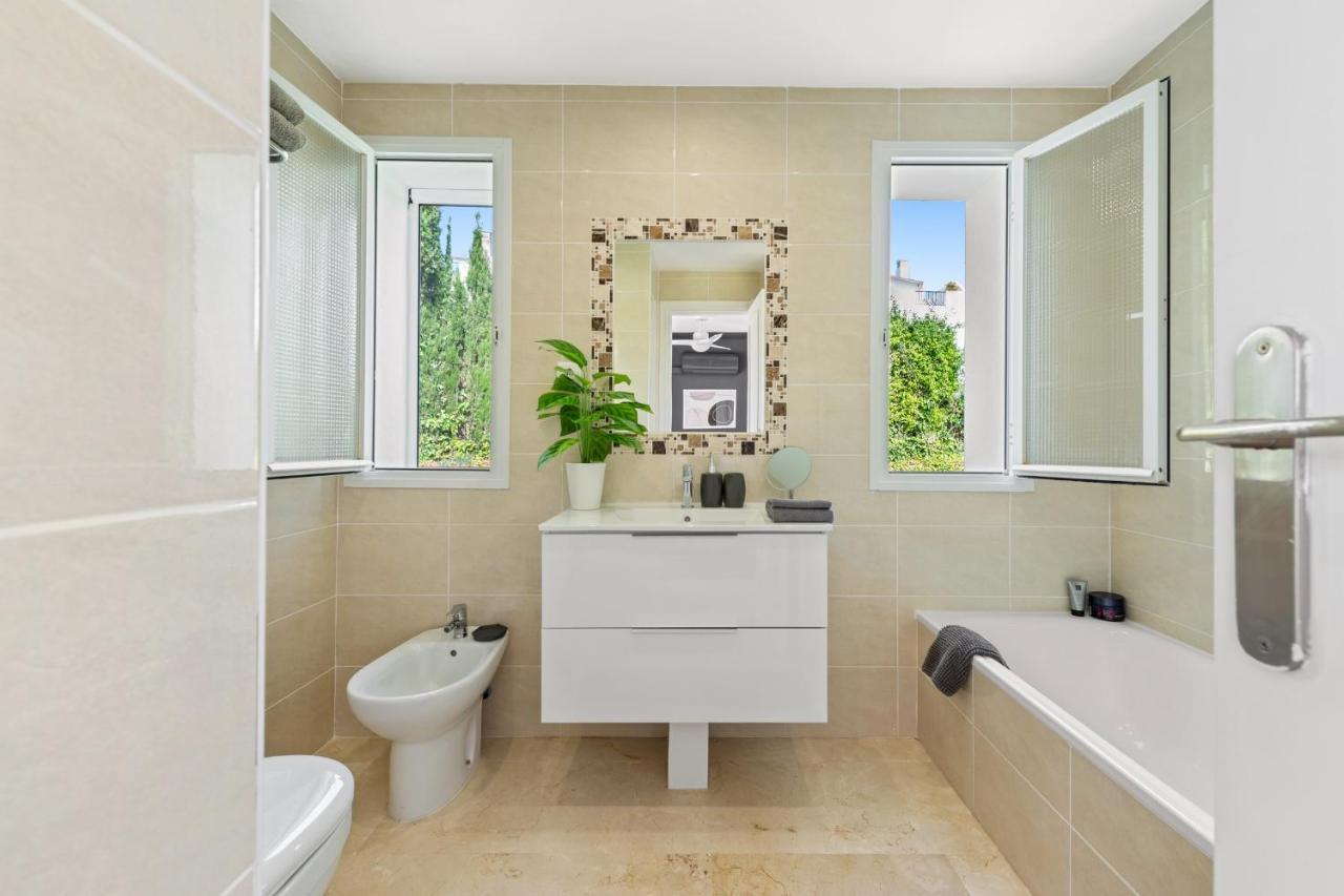 Cozy Townhouse Selwo Villa Estepona Luaran gambar